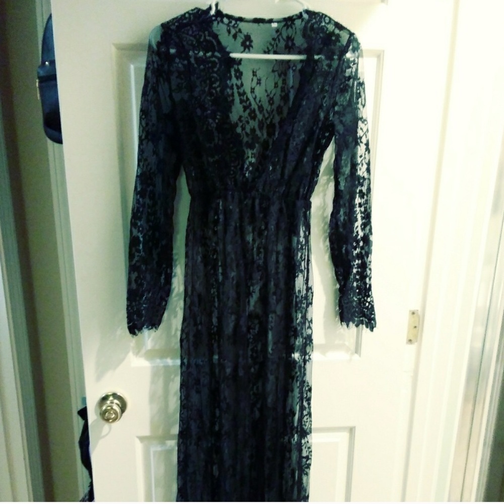 REPOSH long lace dress